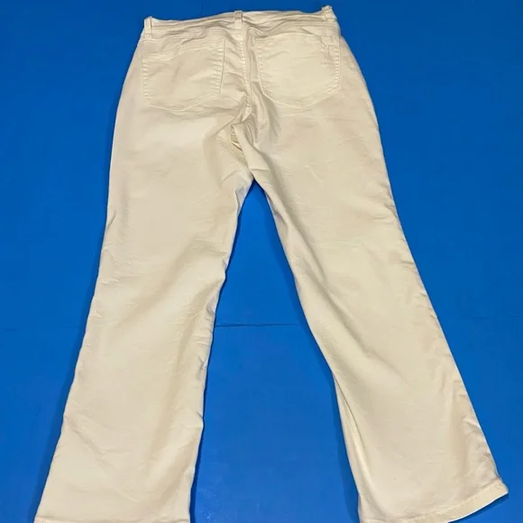 40. DG2 By Diane Gilman Stylish White Pants - Picture 8 of 9
